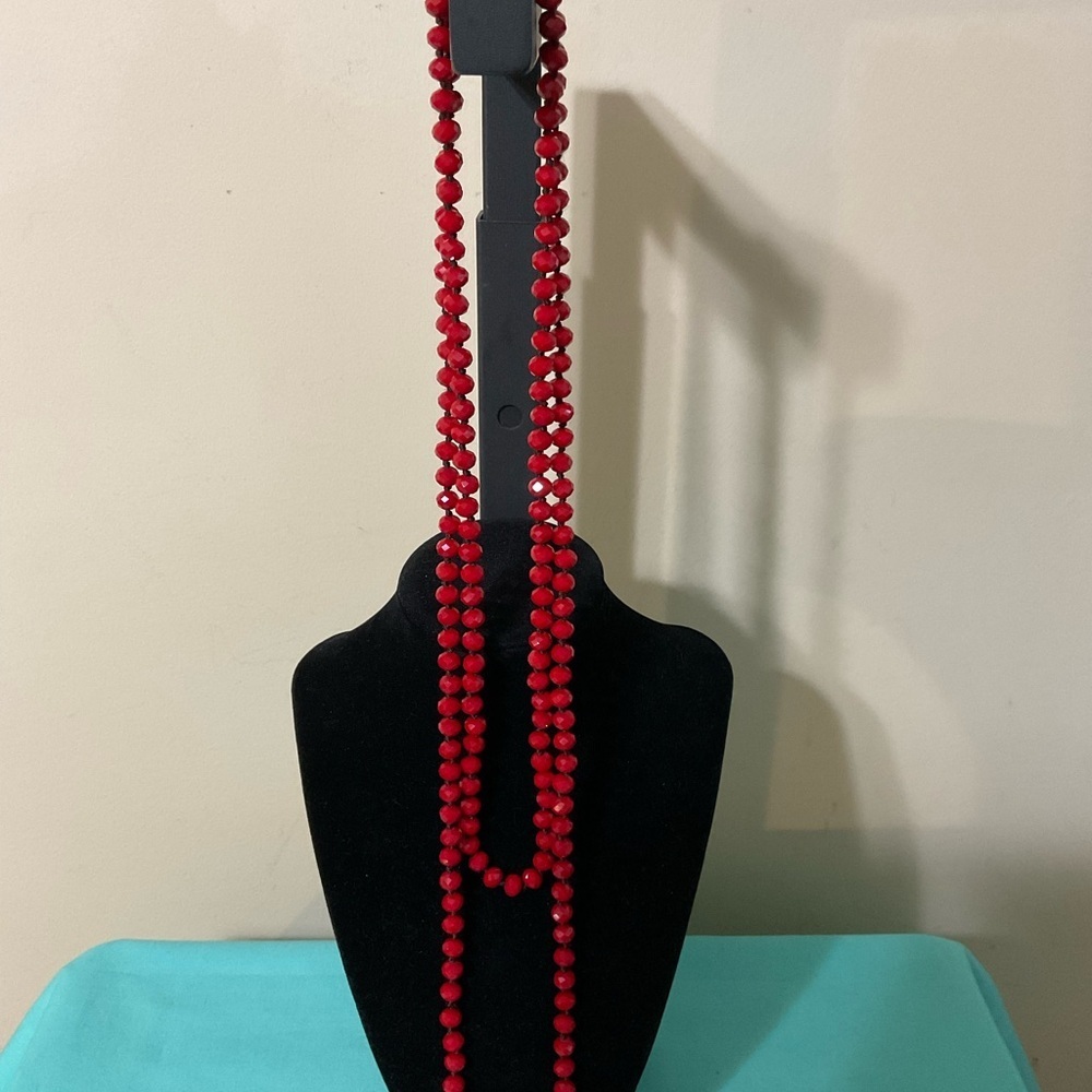 Chic Red Beaded Necklace